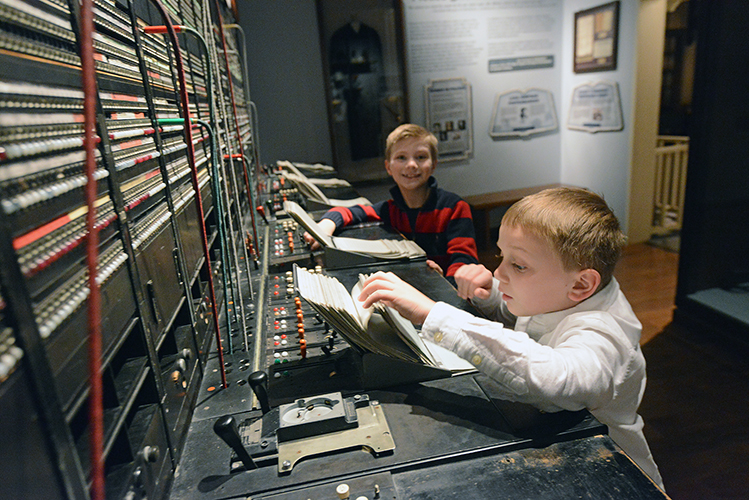 Two students in Discovery Room 11